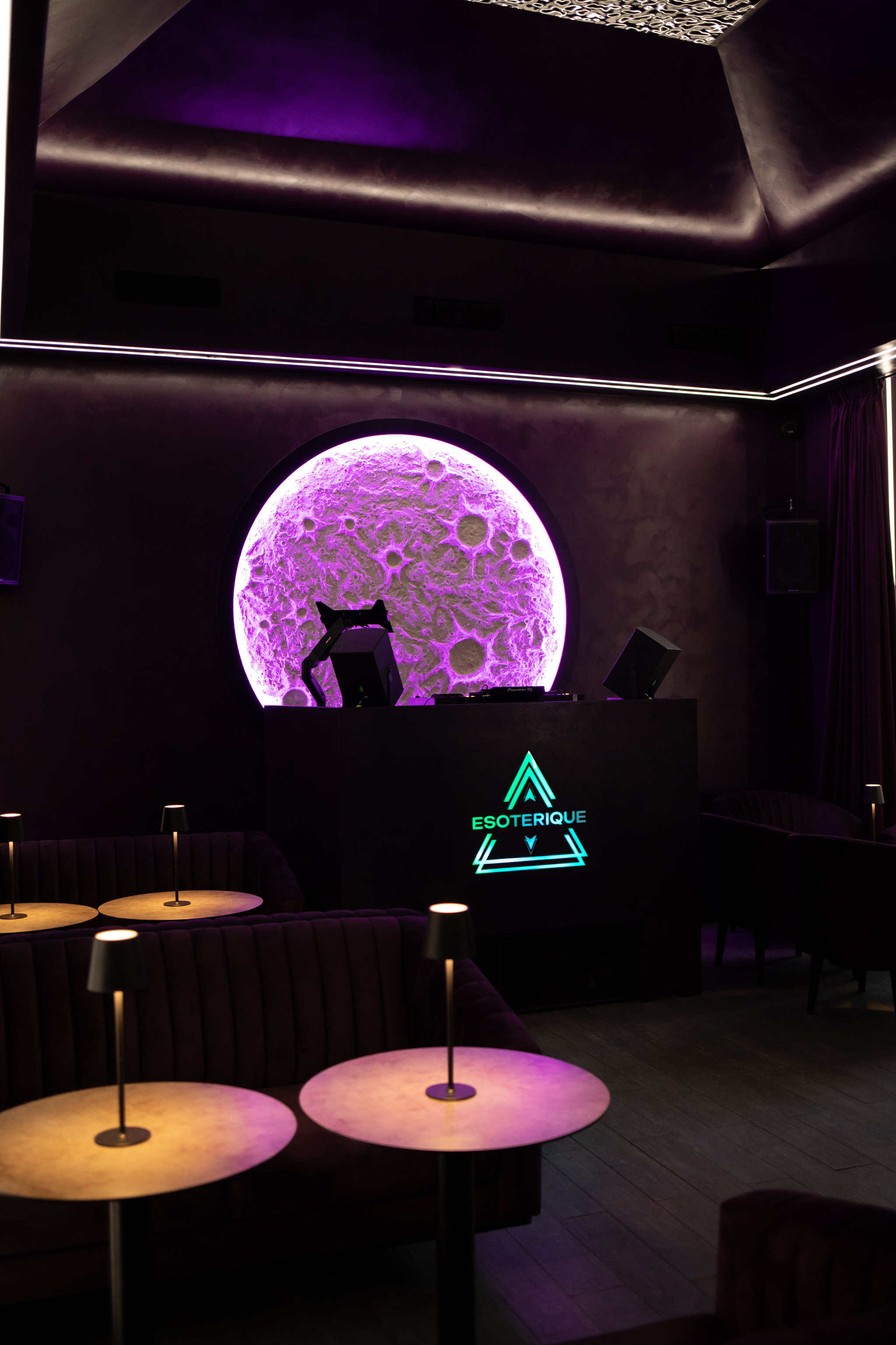 Byt 1+kk, Vršovice — hlavní prostor